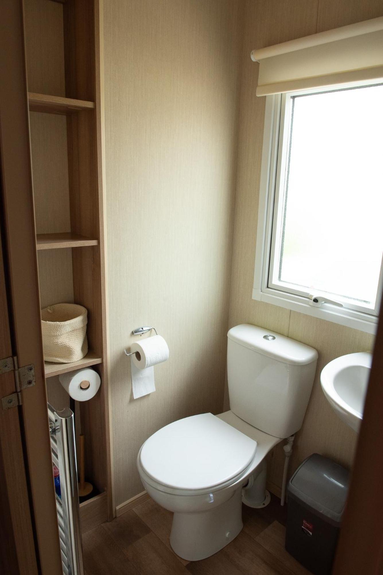 2 Bed Caravan For Hire At Golden Sands In Rhyl Exterior photo