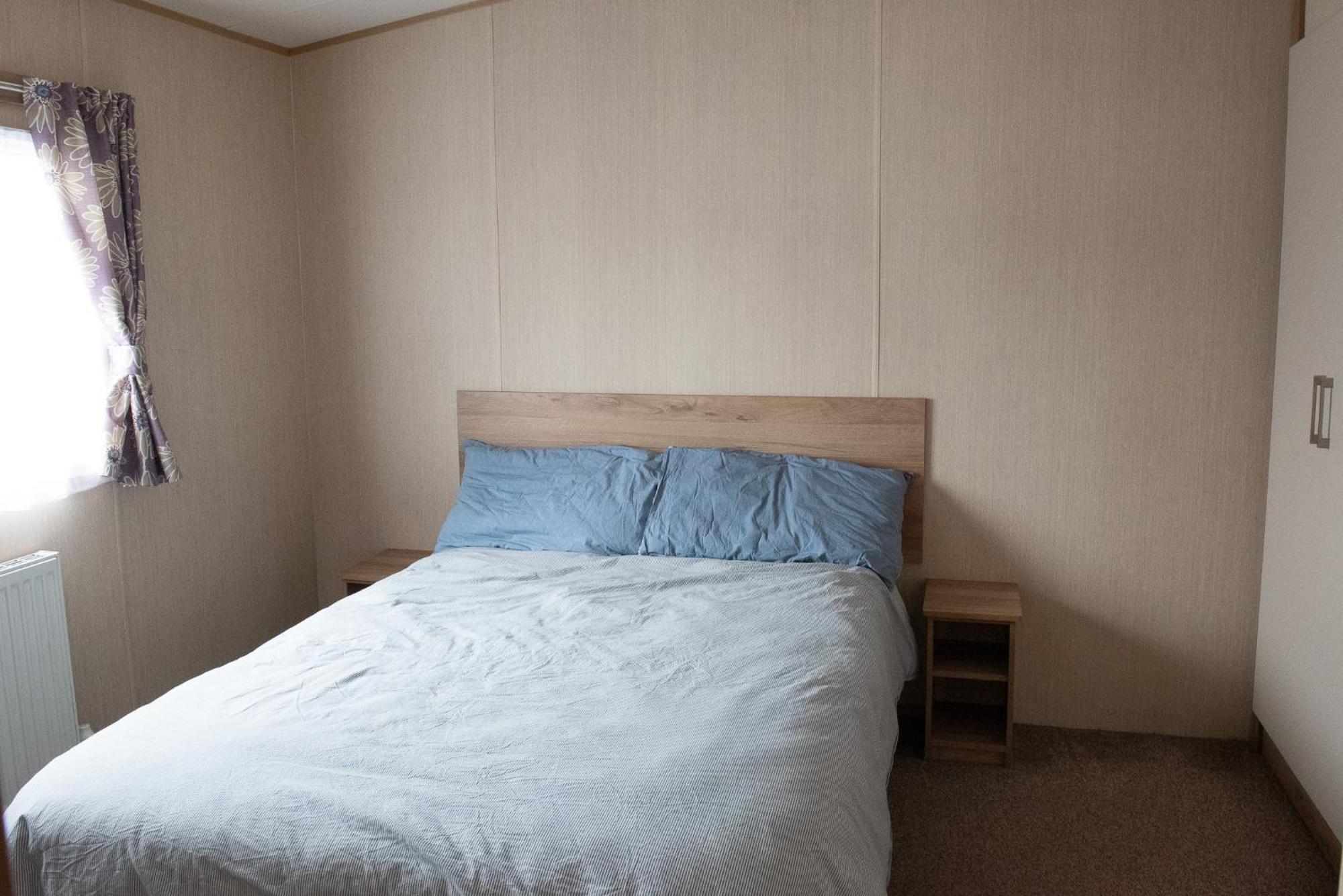 2 Bed Caravan For Hire At Golden Sands In Rhyl Exterior photo