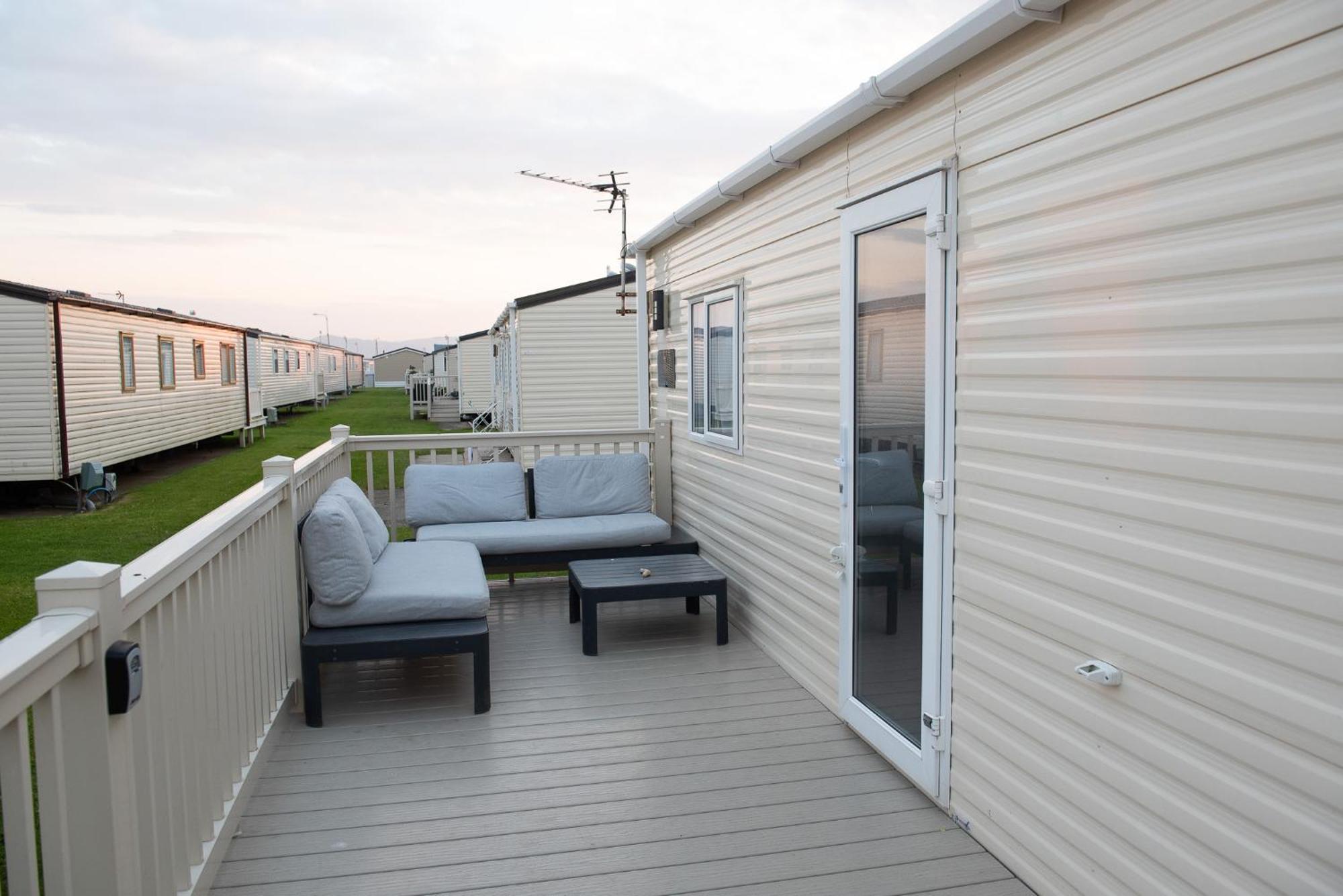 2 Bed Caravan For Hire At Golden Sands In Rhyl Exterior photo
